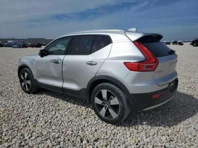 2019 Volvo XC40 T4 Momentum