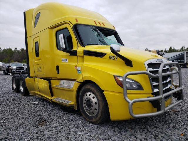 2019 Freightliner Cascadia 126