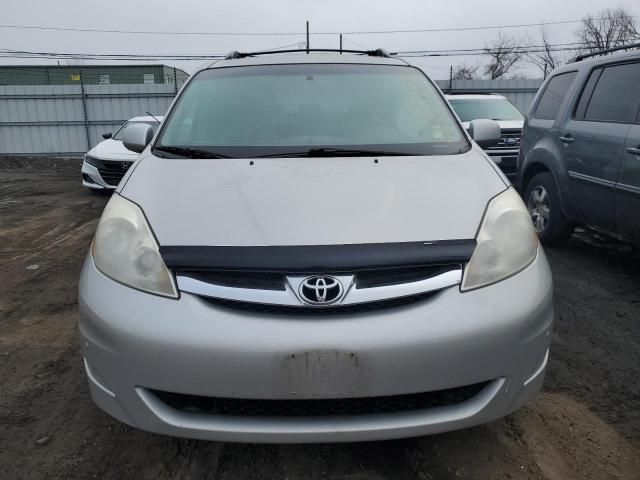 2010 Toyota Sienna XLE