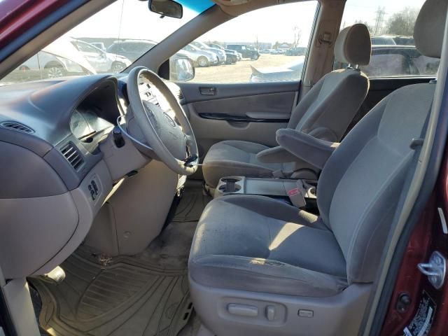 2005 Toyota Sienna CE