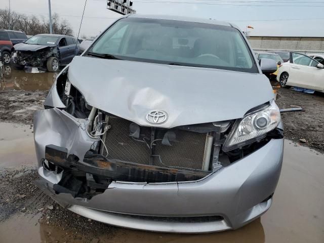 2013 Toyota Sienna LE