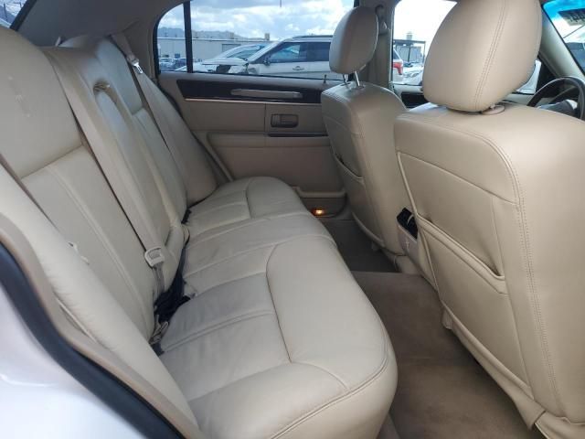 2010 Lincoln Town Car Signature Limited