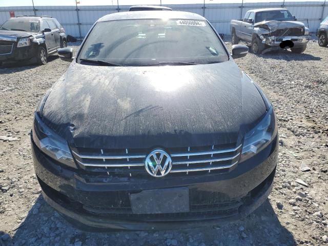 2014 Volkswagen Passat SE