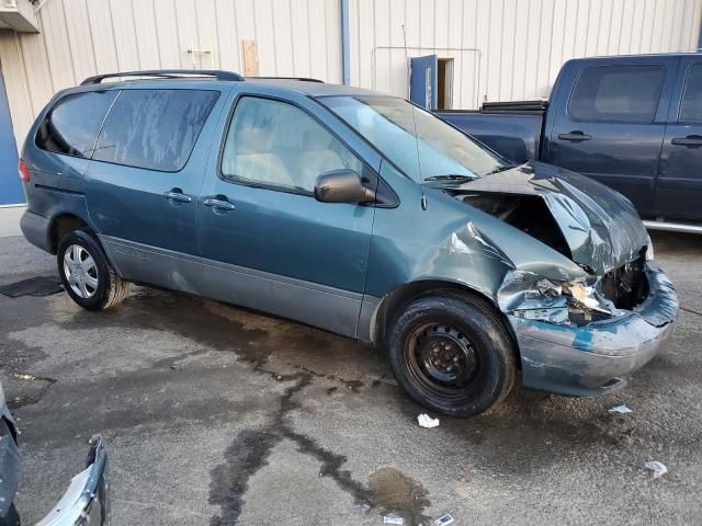 2002 Toyota Sienna CE