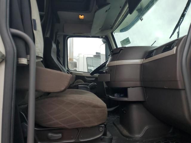 2013 Volvo VN VNL