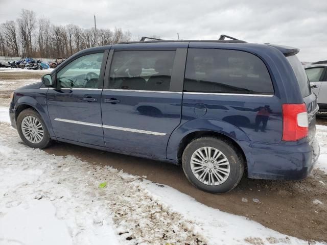 2016 Chrysler Town & Country Touring L