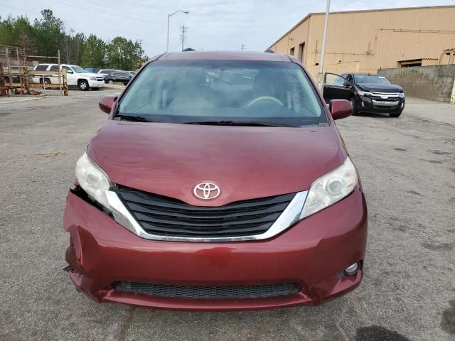 2014 Toyota Sienna LE