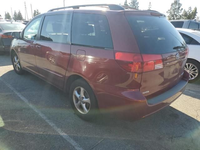 2004 Toyota Sienna CE