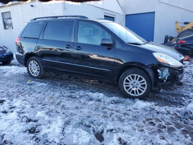 2010 Toyota Sienna LE