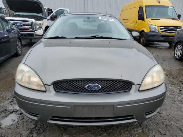 2004 Ford Taurus SE