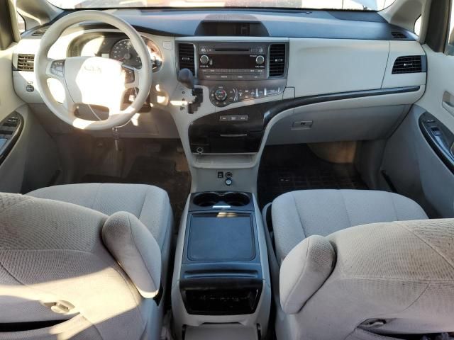 2013 Toyota Sienna LE