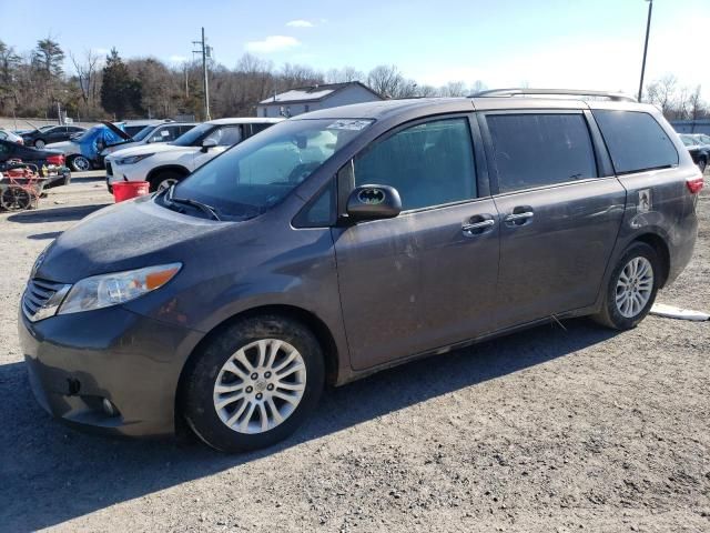 2016 Toyota Sienna XLE