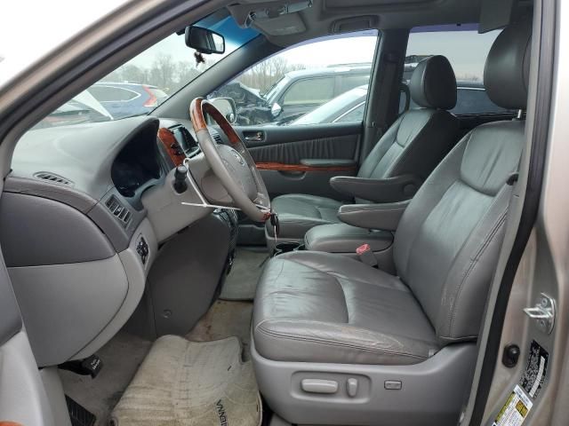 2010 Toyota Sienna XLE