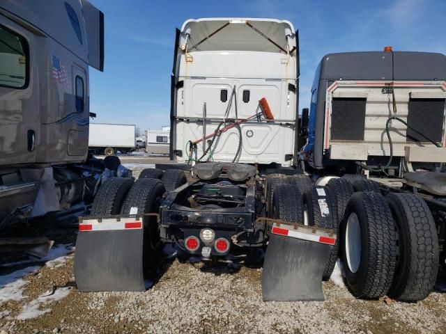 2017 Freightliner Cascadia 113