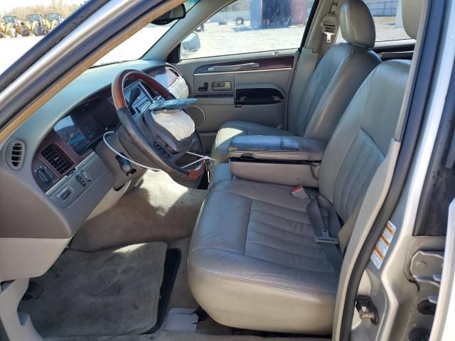 2003 Lincoln Town Car Executive