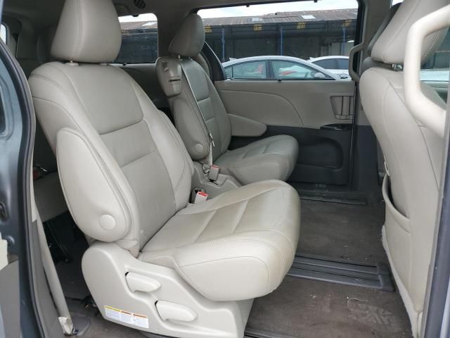 2017 Toyota Sienna XLE