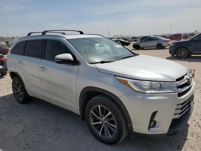 2017 Toyota Highlander SE