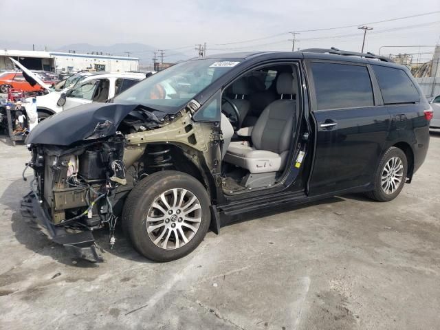 2020 Toyota Sienna XLE