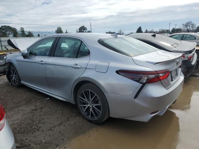 2022 Toyota Camry SE