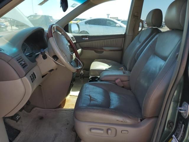 2005 Toyota Sienna XLE