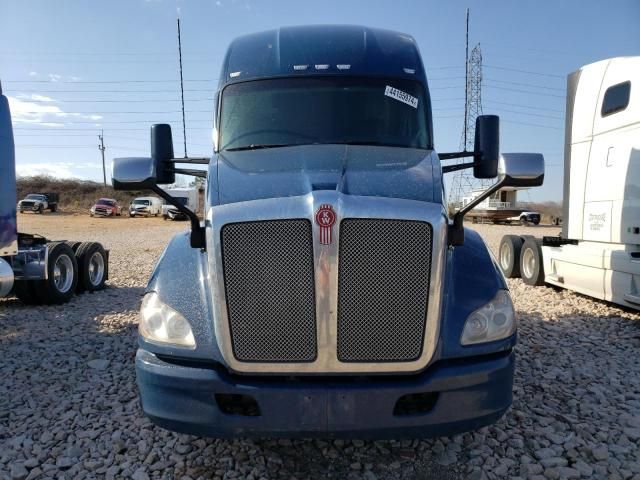 2020 Kenworth Construction T680