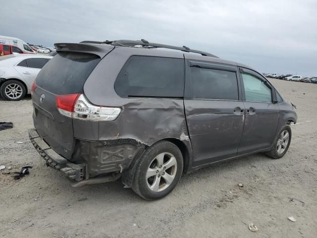 2013 Toyota Sienna LE