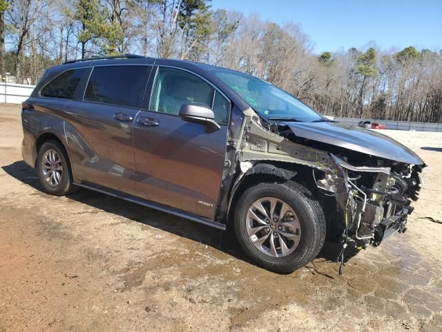 2021 Toyota Sienna LE