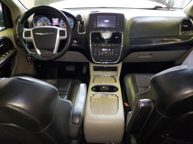 2016 Chrysler Town & Country Limited Platinum