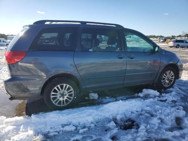 2010 Toyota Sienna LE