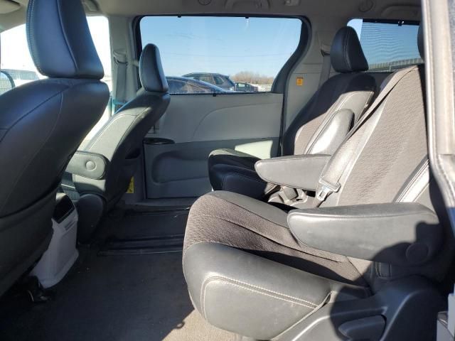 2013 Toyota Sienna Sport