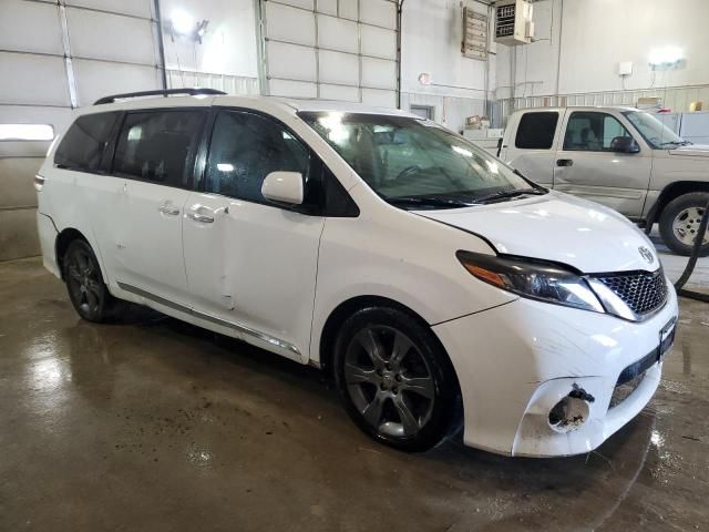 2015 Toyota Sienna Sport