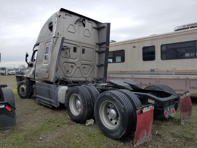 2015 Freightliner Cascadia 125