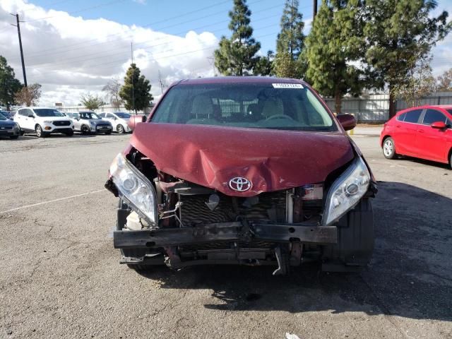 2014 Toyota Sienna LE