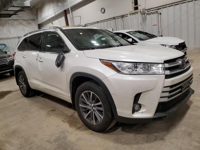 2017 Toyota Highlander SE