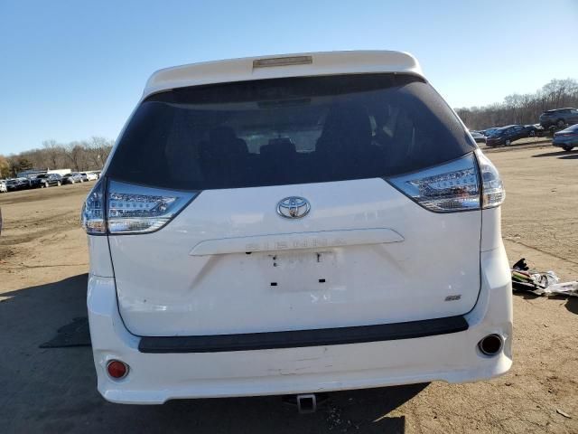 2015 Toyota Sienna Sport