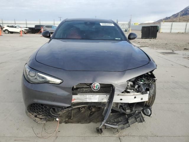 2022 Alfa Romeo Giulia Super