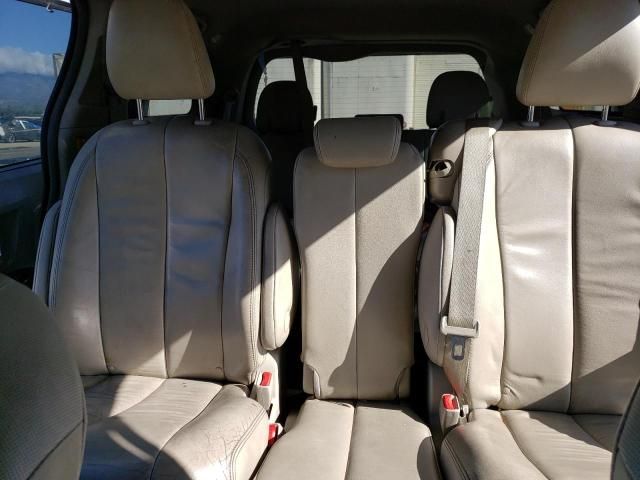 2013 Toyota Sienna XLE