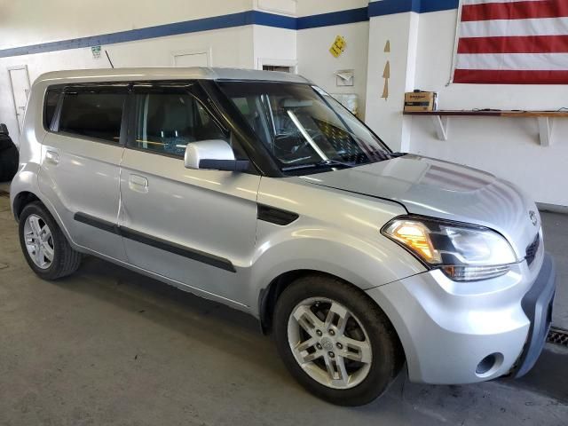 2010 KIA Soul +