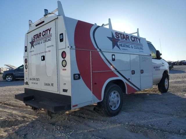 2015 Ford Econoline E350 Super Duty Cutaway Van