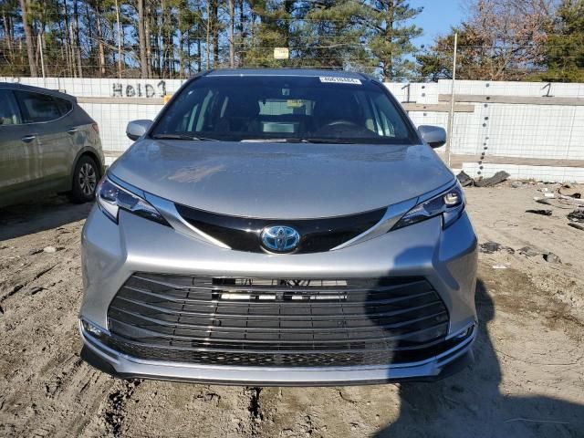 2023 Toyota Sienna Limited