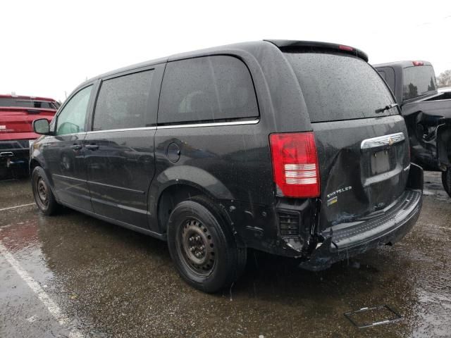 2010 Chrysler Town & Country LX