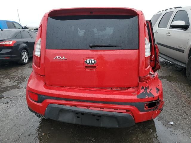 2013 KIA Soul +