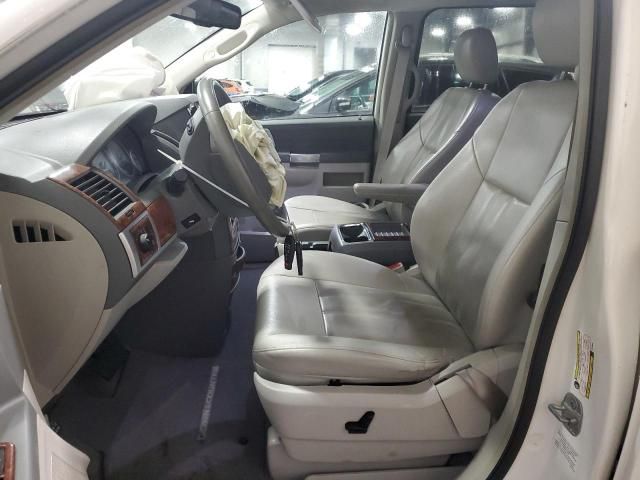 2008 Chrysler Town & Country Touring