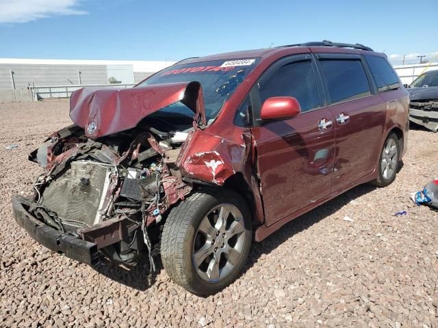 2013 Toyota Sienna Sport