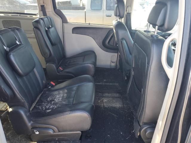 2013 Chrysler Town & Country Touring