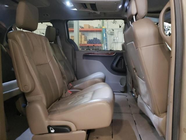 2015 Chrysler Town & Country Limited Platinum