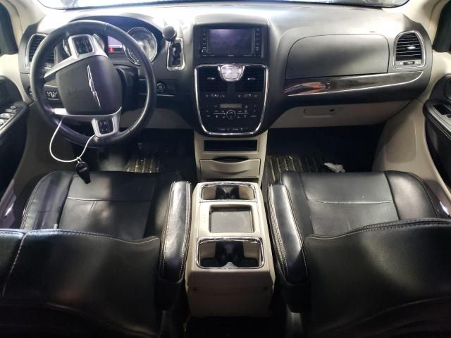 2013 Chrysler Town & Country Touring L