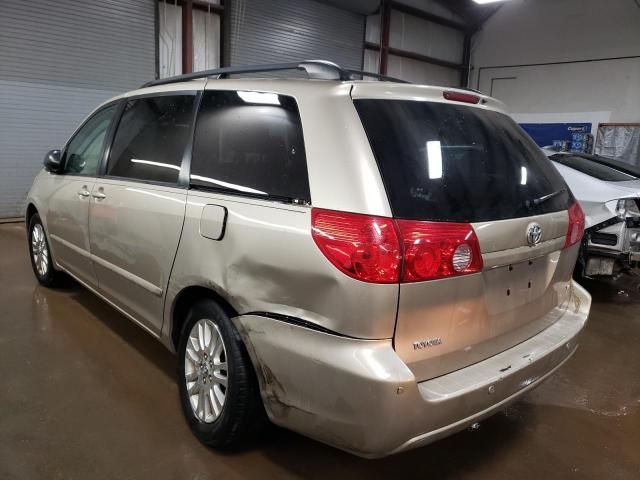 2010 Toyota Sienna XLE