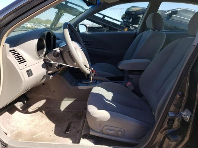 2004 Nissan Altima Base