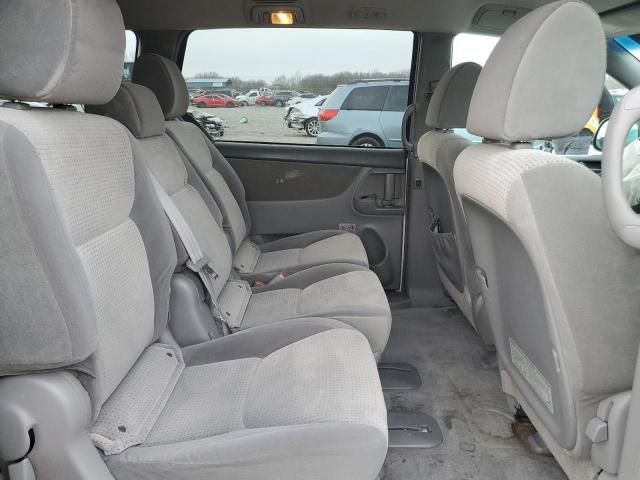 2010 Toyota Sienna CE